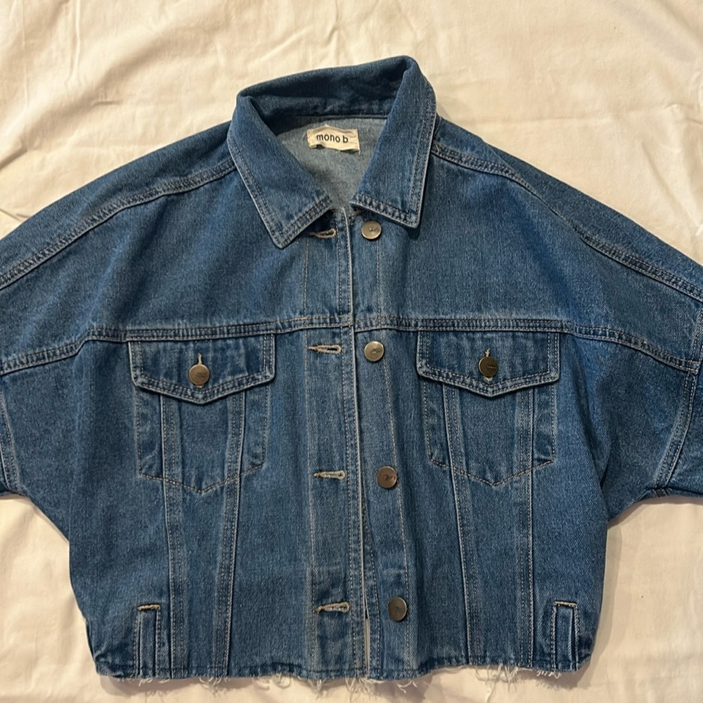 Mono b cropped jeans.size S. Elastic waist in back. Dolmer? Sleeves.